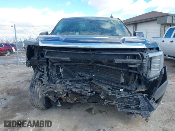2022 GMC Yukon XL SLE with VIN 1GKS2FKD0NR326393, listed as a IAAI auction lot 41674448 with 43,807 mi miles and . Bid and sale history available at DreamBid. Image 13.