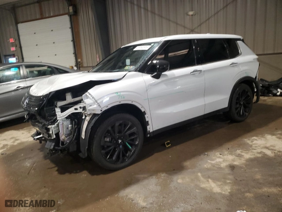 2022 Mitsubishi Outlander SE with VIN JA4J3UA87NZ089344, listed as a Copart auction lot 45953395 with 18,788 mi miles and Salvage Title. Bid and sale history available at carsss.com. Image 1.