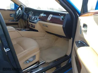 2011 Rolls-Royce Ghost with VIN SCA664S54BUX49380, listed as a IAAI auction lot 40358792 with 73,284 mi miles. Bid and sale history available at carsss.com. Image 5.