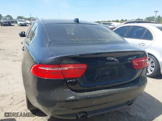 2018 Jaguar XE 25t Premium with VIN SAJAD4FX5JCP22618, listed as a IAAI auction lot 41910986 with 111,256 mi miles. Bid and sale history available at carsss.com. Image 16.