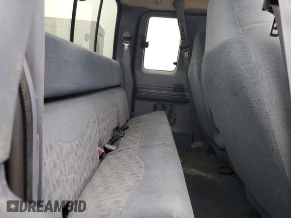 1999 Ford F-350 XL z VIN 1FTWX33F7XEA28950, wystawiony jako Copart lot #85951064 z przebiegiem 320 667 mil mil oraz Nie do naprawy • Non repairable. Historia ofert i sprzedaży dostępna na DreamBid. Obrazek 10.