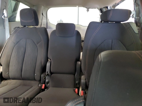 2018 Chrysler Pacifica Touring Plus with VIN 2C4RC1FG5JR122837, listed as a Copart auction lot 58764525 with 136,820 mi miles and Clean title. Bid and sale history available at DreamBid. Image 10.