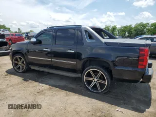 2011 Chevrolet Avalanche LTZ z VIN 3GNTKGE32BG122626, wystawiony jako Copart lot #60570945 z przebiegiem 207 406 mil mil oraz Czysty tytuł • Clean title. Historia ofert i sprzedaży dostępna na DreamBid. Obrazek 2.