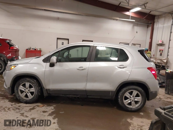 2019 Chevrolet Trax LS with VIN 3GNCJKSB7KL273602, listed as a IAAI auction lot 41391193 with 50,280 mi miles. Bid and sale history available at carsss.com. Image 14.