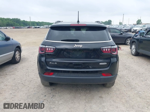 2022 Jeep Compass Latitude z VIN 3C4NJDBB3NT113332, wystawiony jako IAAI lot #42452658 z przebiegiem 43 430 mil mil oraz . Historia ofert i sprzedaży dostępna na DreamBid. Obrazek 17.