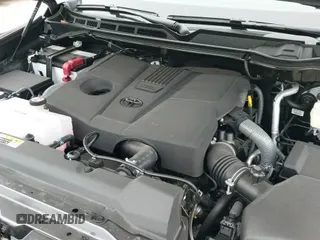 2025 Toyota Tundra SR с VIN 5TFLA5DB0SX255714, выставлен на аукционе IAAI как лот 41530467 с пробегом 1 396 миль миль и . История ставок и продаж доступна на DreamBid. Изображение 19.