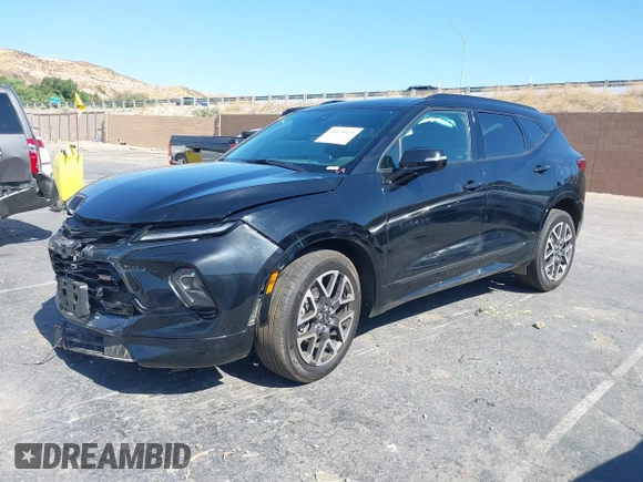 2024 Chevrolet Blazer RS z VIN 3GNKBERS0RS155598, wystawiony jako IAAI lot #39970423 z przebiegiem 15 171 mil mil oraz . Historia ofert i sprzedaży dostępna na DreamBid. Obrazek 17.