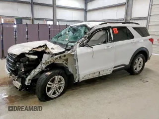 2023 Ford Explorer XLT z VIN 1FMSK8DH8PGB28324, wystawiony jako Copart lot #59229645 z przebiegiem 49 940 mil mil oraz Czysty tytuł • Clean title. Historia ofert i sprzedaży dostępna na DreamBid. Obrazek 1.