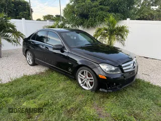 2012 Mercedes-Benz C 250 Sport z VIN WDDGF4HB2CA628429, wystawiony jako Copart lot #64523745 z przebiegiem 122 795 mil mil oraz Czysty tytuł • Clean title. Historia ofert i sprzedaży dostępna na DreamBid. Obrazek 1.