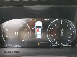 2021 Volvo XC90 Momentum with VIN YV4102PK4M1671000, listed as a Copart auction lot 64137584 with 38,248 mi miles and Salvage Title. Bid and sale history available at carsss.com. Image 9.