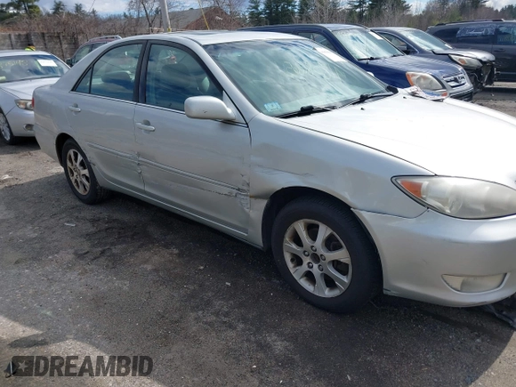 2006 Toyota Camry LE z VIN 4T1BF30K96U119883, wystawiony jako IAAI lot #41858665 z przebiegiem 228 340 mil mil oraz . Historia ofert i sprzedaży dostępna na DreamBid. Obrazek 6.