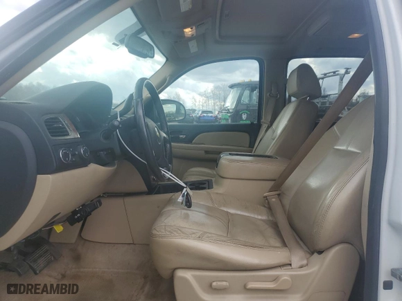 2007 Chevrolet Suburban LTZ with VIN 1GNFK16327J163076, listed as a Copart auction lot 51126065 with 231,076 mi miles and Salvage Title. Bid and sale history available at carsss.com. Image 7.