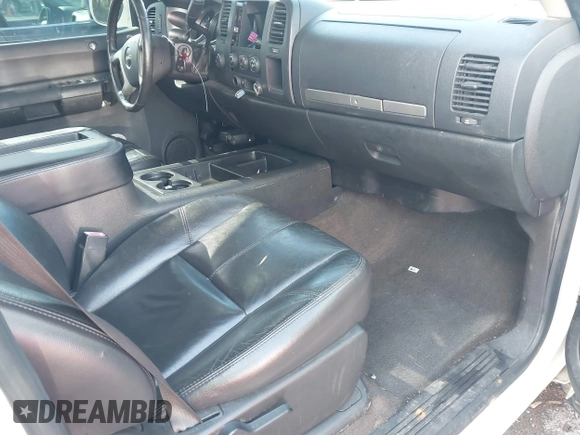 2008 GMC Sierra 1500 SLE1 z VIN 3GTEK13308G311110, wystawiony jako IAAI lot #42095136 z przebiegiem 166 626 mil mil oraz . Historia ofert i sprzedaży dostępna na DreamBid. Obrazek 5.