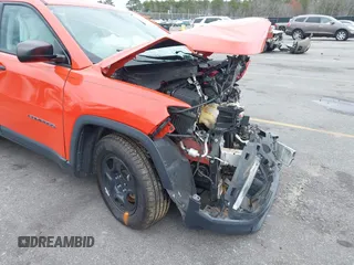 2019 Jeep Compass Sport z VIN 3C4NJCAB6KT658268, wystawiony jako IAAI lot #41698969 z przebiegiem 809 mil mil oraz . Historia ofert i sprzedaży dostępna na DreamBid. Obrazek 18.