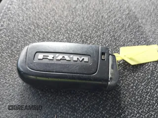 2022 Ram ProMaster Cargo z VIN 3C6LRVBG2NE119197, wystawiony jako IAAI lot #42045262 z przebiegiem 72 484 mil mil oraz . Historia ofert i sprzedaży dostępna na DreamBid. Obrazek 11.