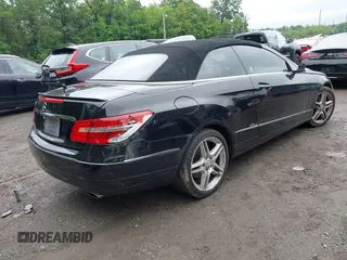 2013 Mercedes-Benz E 350 с VIN WDDKK5KF3DF185509, выставлен на аукционе IAAI как лот 42371512 с пробегом 152 462 миль миль и . История ставок и продаж доступна на DreamBid. Изображение 4.