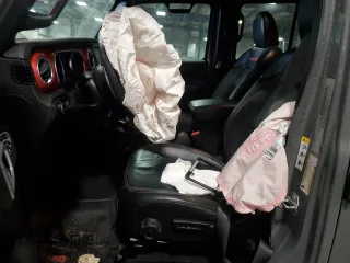 2019 Jeep Wrangler Unlimited Rubicon с VIN 1C4HJXFN9KW608711, выставлен на аукционе Copart как лот 48148115 с пробегом 75 988 миль миль и Списание • Salvage title. История ставок и продаж доступна на DreamBid. Изображение 7.