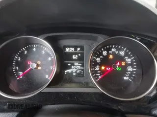 2015 Volkswagen Jetta SE z VIN 3VWD17AJ2FM427343, wystawiony jako IAAI lot #42520443 z przebiegiem 60 409 mil mil oraz . Historia ofert i sprzedaży dostępna na DreamBid. Obrazek 7.
