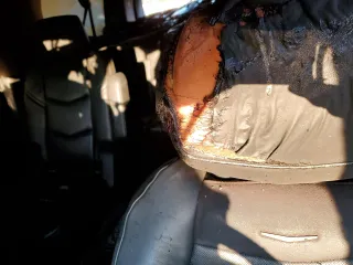 2017 Cadillac Escalade ESV Luxury z VIN 1GYS4HKJ0HR114616, wystawiony jako Copart lot #84195584 z przebiegiem Nie podano mil oraz Szkoda całkowita • Salvage title. Historia ofert i sprzedaży dostępna na DreamBid. Obrazek 10.