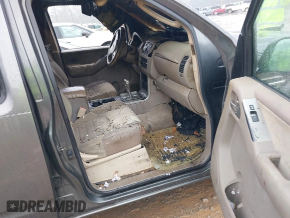 2008 Nissan Pathfinder SE with VIN 5N1AR18U68C667264, listed as a IAAI auction lot 40797046 with 1 mi miles. Bid and sale history available at carsss.com. Image 5.