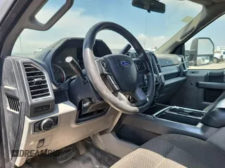 2018 Ford F-350 Platinum z VIN 1FT7W3B60JEB74719, wystawiony jako IAAI lot #42511159 z przebiegiem 121 703 mil mil oraz . Historia ofert i sprzedaży dostępna na DreamBid. Obrazek 12.