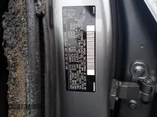 2018 Volvo XC60 Momentum with VIN LYV102RK8JB121710, listed as a Copart auction lot 84376034 with Not Provided miles and Salvage Title. Bid and sale history available at carsss.com. Image 13.