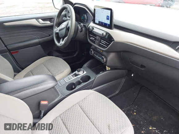 2021 Ford Escape SE Hybrid z VIN 1FMCU0BZ3MUB23654, wystawiony jako IAAI lot #42192918 z przebiegiem 43 579 mil mil oraz . Historia ofert i sprzedaży dostępna na DreamBid. Obrazek 5.