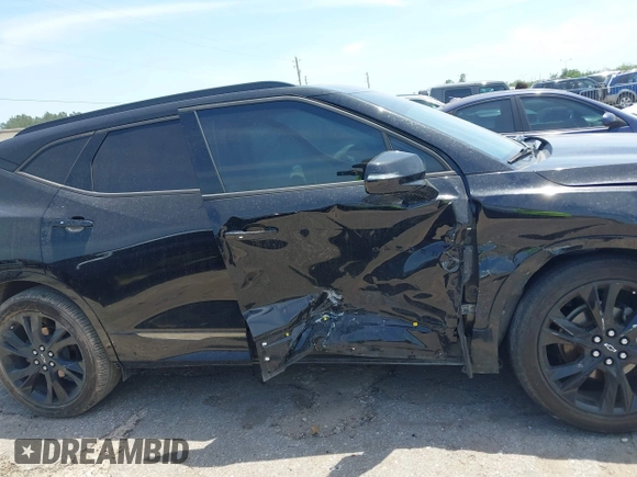 2019 Chevrolet Blazer RS z VIN 3GNKBERS6KS663807, wystawiony jako IAAI lot #42230602 z przebiegiem 67 408 mil mil oraz . Historia ofert i sprzedaży dostępna na DreamBid. Obrazek 13.