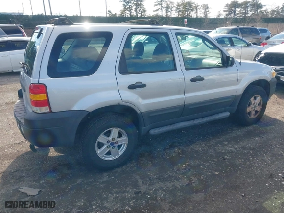 2006 Ford Escape XLS with VIN 1FMYU92Z36KA86730, listed as a IAAI auction lot 41520041 with 59,218 mi miles. Bid and sale history available at carsss.com. Image 4.
