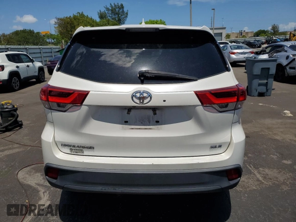 2018 Toyota Highlander SE with VIN 5TDKZRFH2JS550203, listed as a Copart auction lot 58133525 with 117,891 mi miles and Salvage title. Bid and sale history available at DreamBid. Image 6.