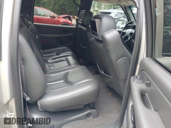 2004 Chevrolet Avalanche Z71 z VIN 3GNEK12TX4G226357, wystawiony jako IAAI lot #42507205 z przebiegiem 200 631 mil mil oraz . Historia ofert i sprzedaży dostępna na DreamBid. Obrazek 8.