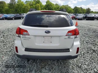 2013 Subaru Outback Premium z VIN 4S4BRCCC3D3303408, wystawiony jako Copart lot #54954385 z przebiegiem 135 960 mil mil oraz Szkoda całkowita • Salvage title. Historia ofert i sprzedaży dostępna na DreamBid. Obrazek 6.