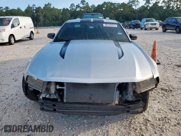 2012 Ford Mustang Premium z VIN 1ZVBP8AM7C5285563, wystawiony jako Copart lot #60732815 z przebiegiem 134 923 mil mil oraz Szkoda całkowita • Salvage title. Historia ofert i sprzedaży dostępna na DreamBid. Obrazek 5.