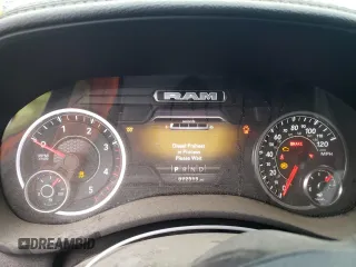 2022 Ram 3500 Laramie z VIN 3C63R3ML5NG279402, wystawiony jako Copart lot #57615835 z przebiegiem 72 313 mil mil oraz Czysty tytuł • Clean title. Historia ofert i sprzedaży dostępna na DreamBid. Obrazek 9.