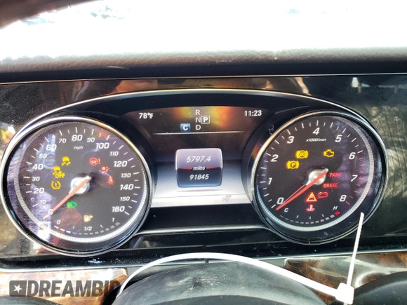 2017 Mercedes-Benz E-Class E 300 Luxury with VIN WDDZF4JB2HA100027, listed as a Copart auction lot 72523932 with 91,845 mi miles. Bid and sale history available at carsss.com. Image 9.