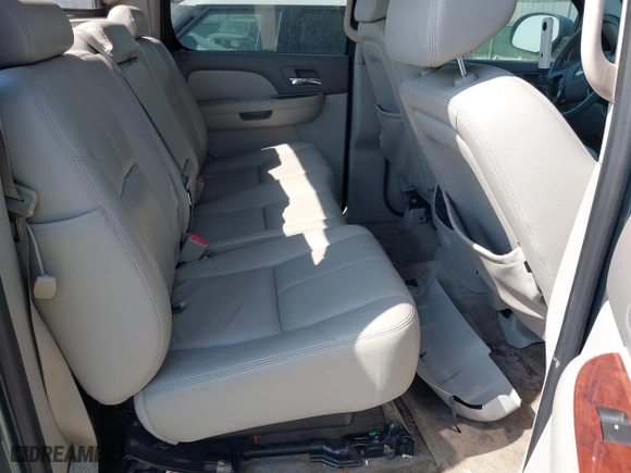 2009 Chevrolet Avalanche LT w/2LT with VIN 3GNEC22029G165697, listed as a IAAI auction lot 41797139 with 204,277 mi miles. Bid and sale history available at carsss.com. Image 8.