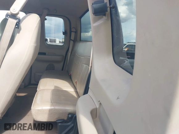 2000 Ford F-150 XL с VIN 1FTRX18L8YNA68942, выставлен на аукционе IAAI как лот 42735805 с пробегом Не указан миль и . История ставок и продаж доступна на DreamBid. Изображение 8.