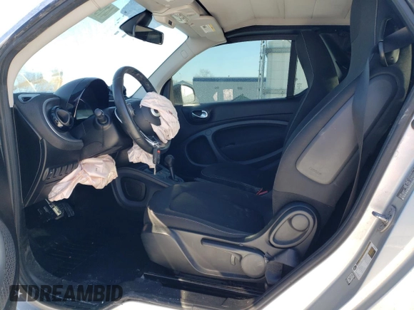 2017 Smart fortwo Passion with VIN WMEFK5DA6HK153469, listed as a Copart auction lot 41960805 with 34,089 mi miles and Salvage title. Bid and sale history available at DreamBid. Image 7.