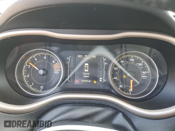 2017 Jeep Cherokee Altitude z VIN 1C4PJLAB1HW667620, wystawiony jako Copart lot #48172765 z przebiegiem 151 970 mil mil oraz Szkoda całkowita • Salvage title. Historia ofert i sprzedaży dostępna na DreamBid. Obrazek 9.