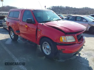 2000 Ford F-150 z VIN 1FTZF0828YKA44551, wystawiony jako IAAI lot #41698360 z przebiegiem 149 675 mil mil oraz . Historia ofert i sprzedaży dostępna na DreamBid. Obrazek 1.