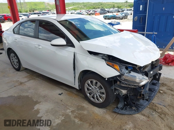 2021 Kia Forte LXS with VIN 3KPF24AD8ME338790, listed as a IAAI auction lot 42547558 with 58,308 mi miles and . Bid and sale history available at DreamBid. Image 1.