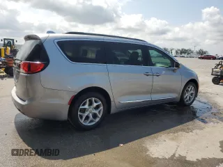 2017 Chrysler Pacifica Touring L z VIN 2C4RC1BG9HR832193, wystawiony jako Copart lot #55898585 z przebiegiem 30 958 mil mil oraz Szkoda całkowita • Salvage title. Historia ofert i sprzedaży dostępna na DreamBid. Obrazek 3.