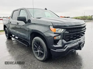 2022 Chevrolet Silverado 1500 Custom with VIN 1GCPABEK7NZ633597, listed as a Copart auction lot 51280795 with 32,531 mi miles and Salvage Title. Bid and sale history available at DreamBid. Image 2.