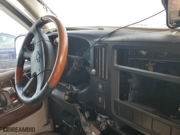 2004 Chevrolet Express Passenger with VIN 1GBFG15T041144358, listed as a Copart auction lot 45413355 with 0 mi miles and Salvage Title. Bid and sale history available at carsss.com. Image 9.