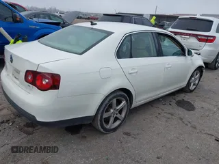 2008 Volkswagen Jetta Sedan SE with VIN 3VWRM71K78M104317, listed as a IAAI auction lot 41653840 with 178,616 mi miles. Bid and sale history available at carsss.com. Image 4.