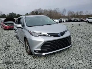2025 Toyota Sienna XLE with VIN 5TDJRKEC7SS227680, listed as a Copart auction lot 48118175 with 1,085 mi miles and Salvage Title. Bid and sale history available at carsss.com. Image 12.