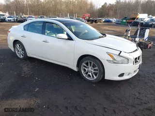 2010 Nissan Maxima 3.5 SV w/Premium Pkg with VIN 1N4AA5APXAC804113, listed as a IAAI auction lot 41586068 with 127,134 mi miles. Bid and sale history available at carsss.com. Image 1.