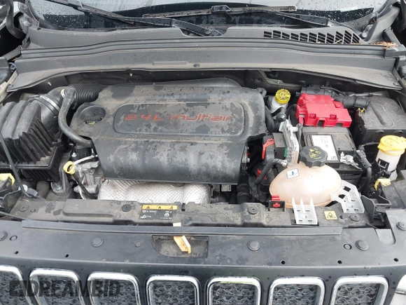 2020 Jeep Renegade Latitude with VIN ZACNJABB3LPL76503, listed as a IAAI auction lot 41467338 with 38,593 mi miles. Bid and sale history available at carsss.com. Image 10.