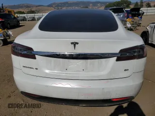 2017 Tesla Model S 60 with VIN 5YJSA1E19HF183845, listed as a Copart auction lot 58204205 with 150,701 mi miles and Salvage title. Bid and sale history available at DreamBid. Image 6.