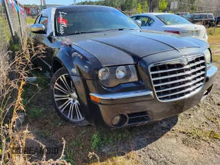 2007 Chrysler 300 C z VIN 2C3LA63HX7H722441, wystawiony jako IAAI lot #41849863 z przebiegiem 157 147 mil mil oraz . Historia ofert i sprzedaży dostępna na DreamBid. Obrazek 2.